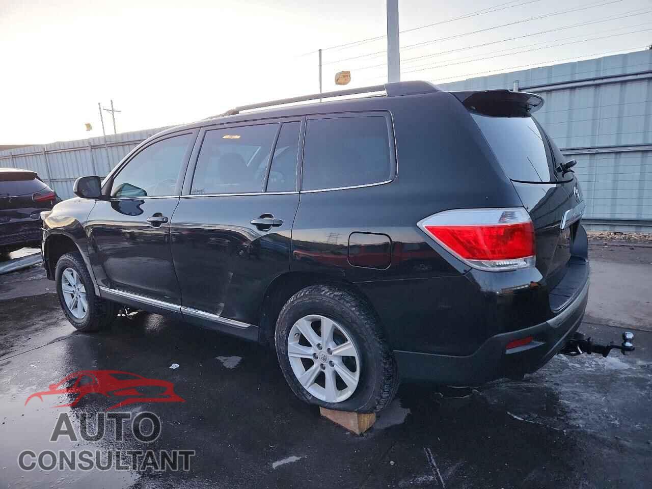 TOYOTA HIGHLANDER 2013 - 5TDBK3EH8DS257056