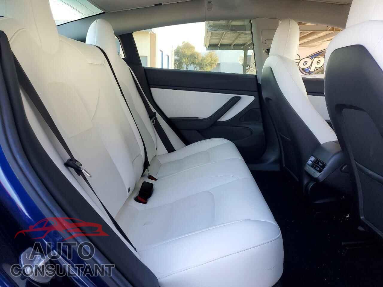 TESLA MODEL 3 2019 - 5YJ3E1EA2KF402872