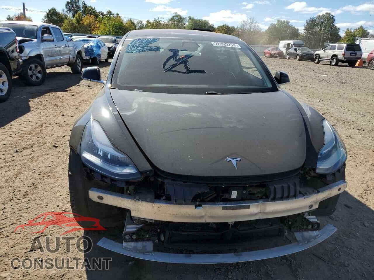 TESLA MODEL 3 2018 - 5YJ3E1EB0JF093961