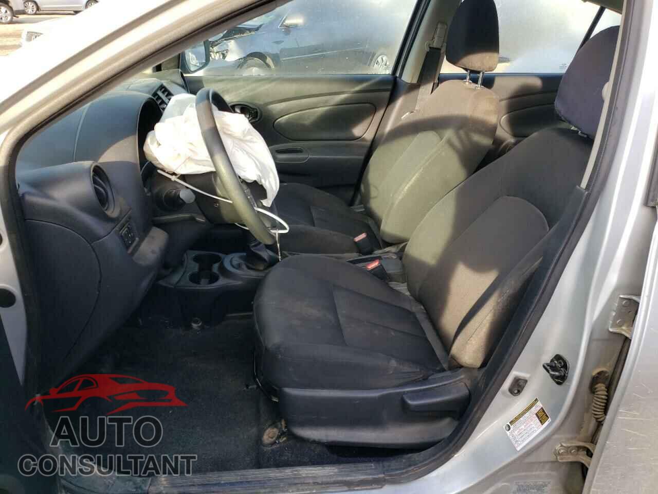 NISSAN VERSA 2019 - 3N1CN7AP3KL817023