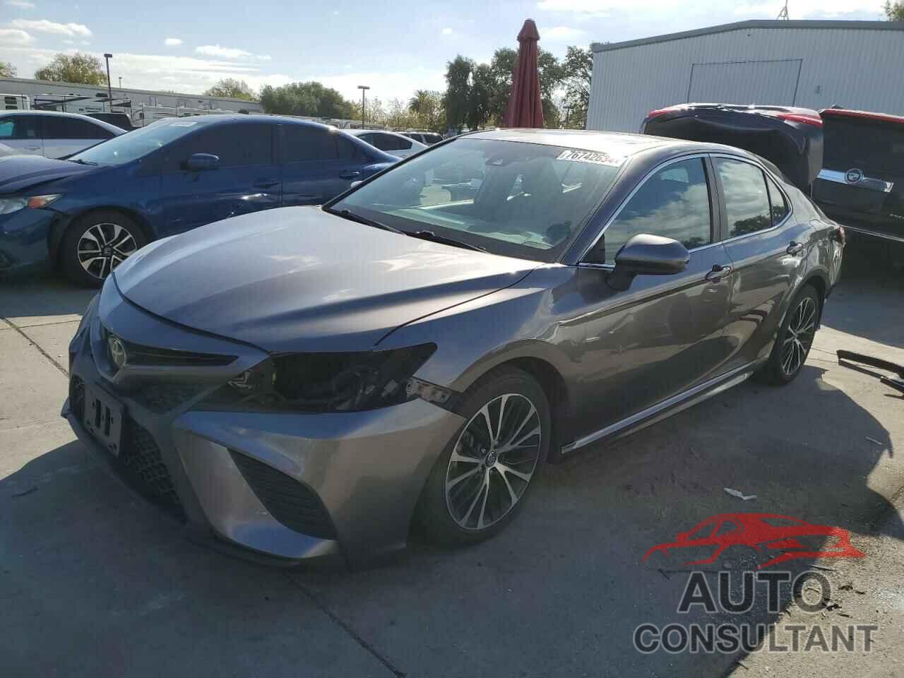 TOYOTA CAMRY 2018 - 4T1B11HK4JU643099