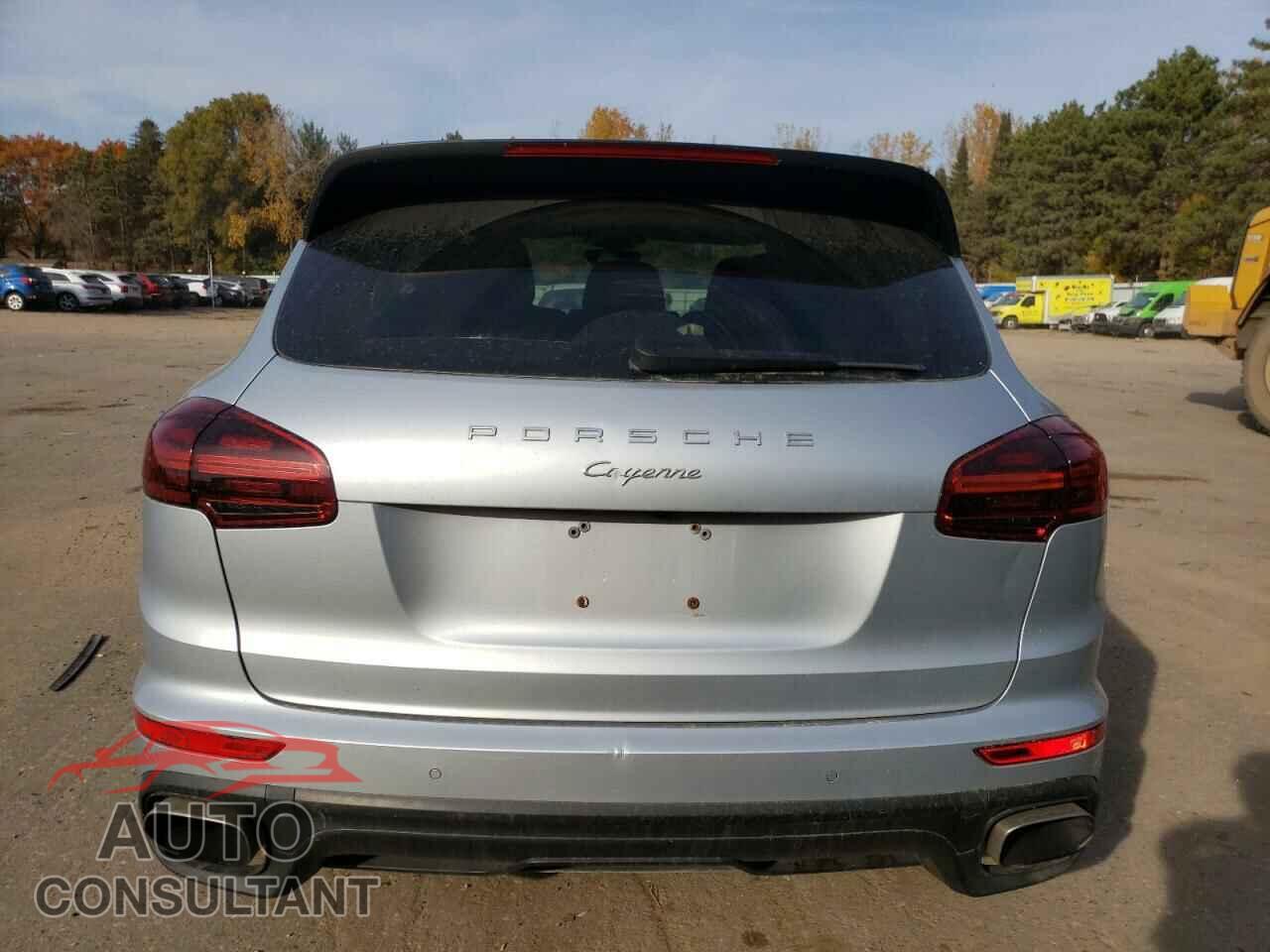 PORSCHE CAYENNE 2016 - WP1AA2A25GLA10138