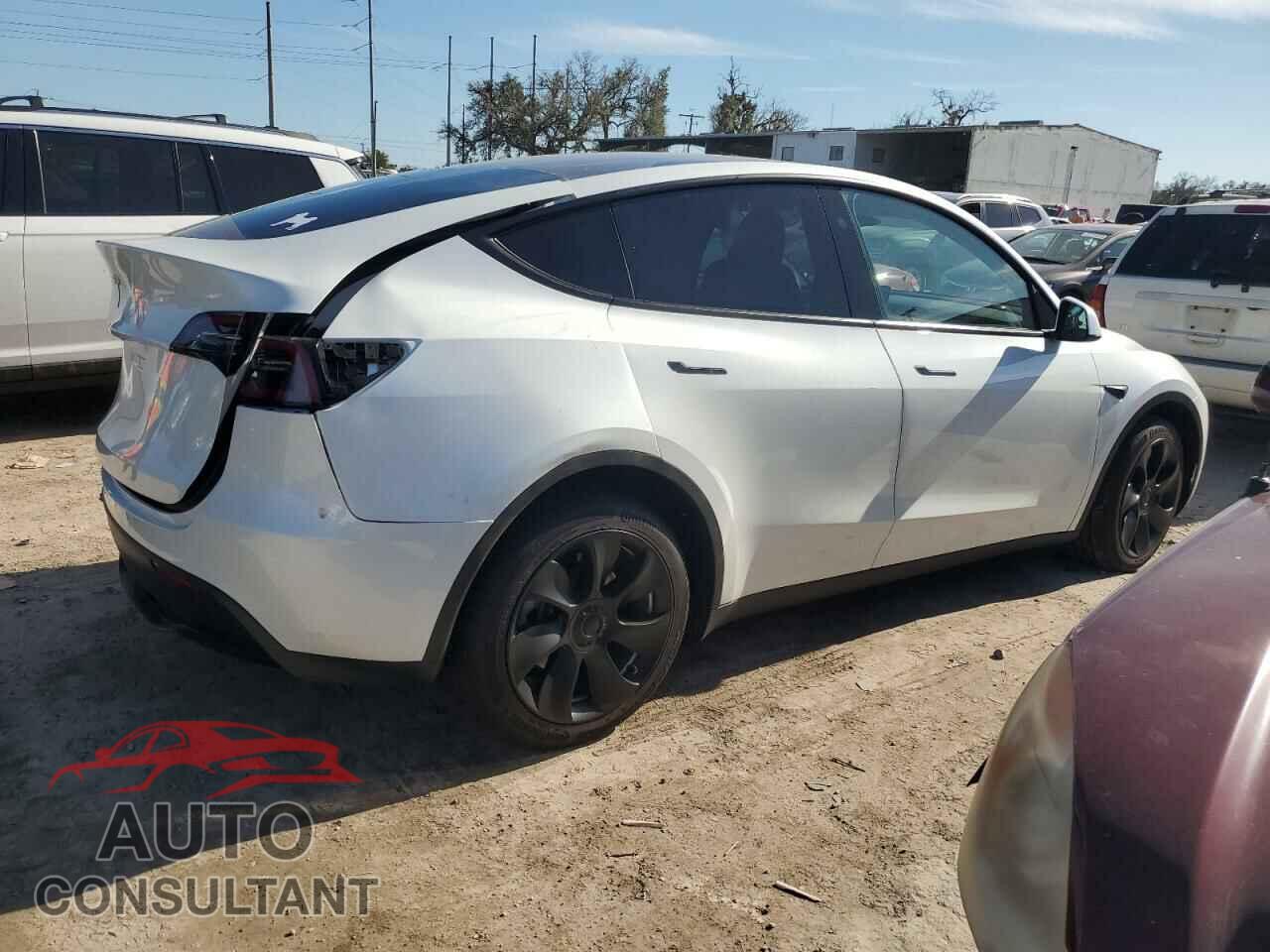 TESLA MODEL Y 2024 - 7SAYGDED5RF044398