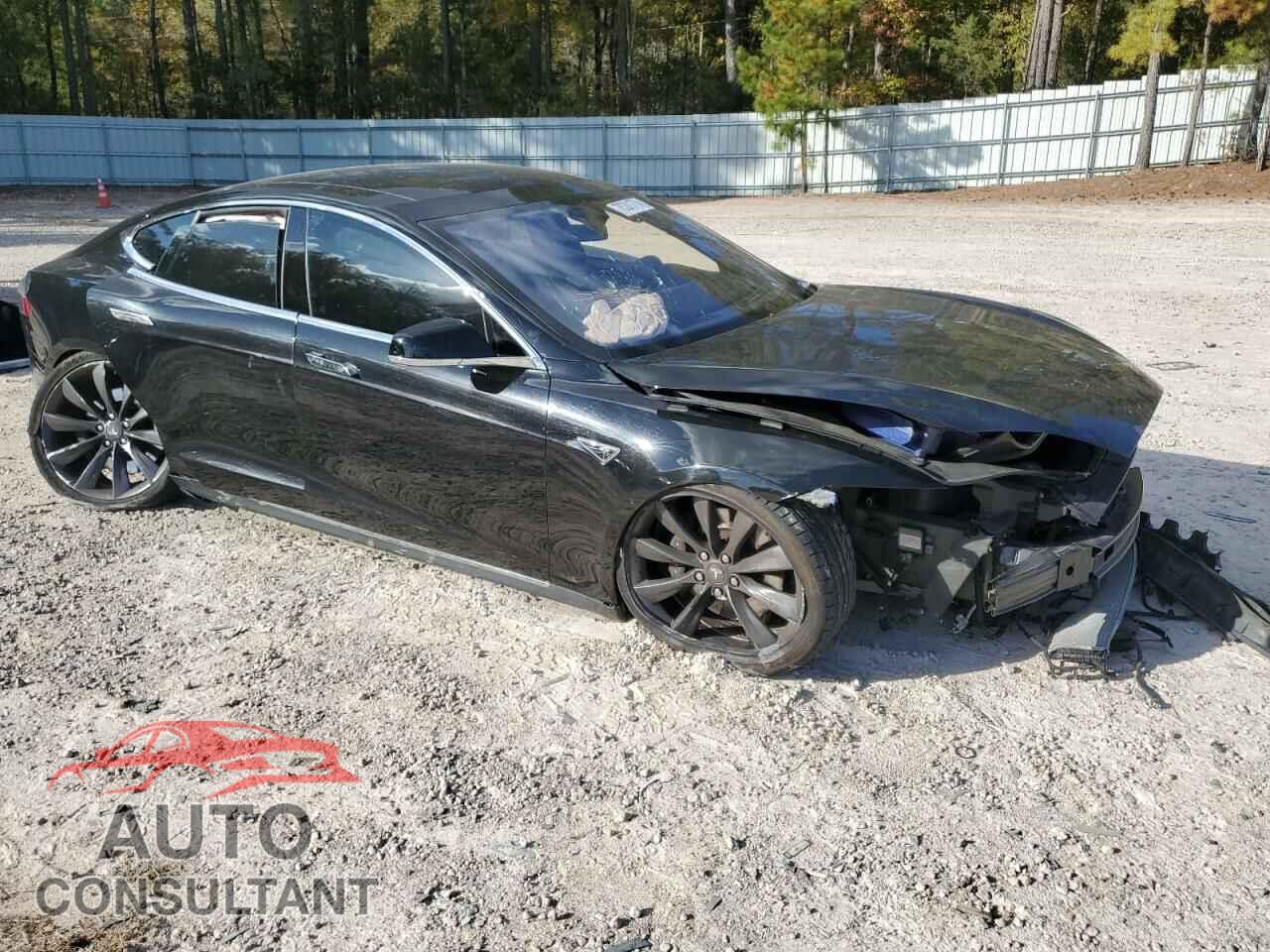 TESLA MODEL S 2015 - 5YJSA1E20FF107579