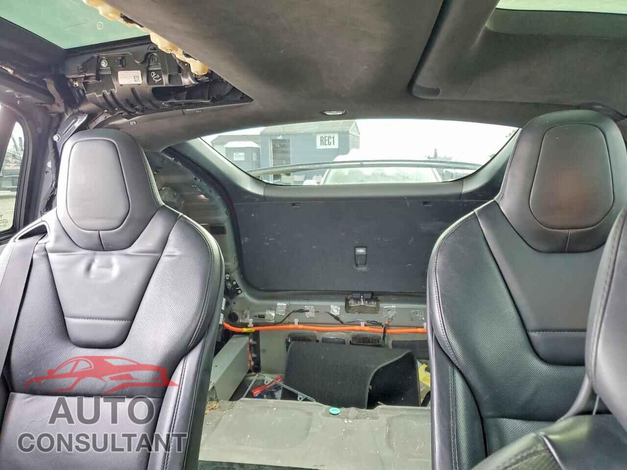 TESLA MODEL X 2017 - 5YJXCBE29HF037735