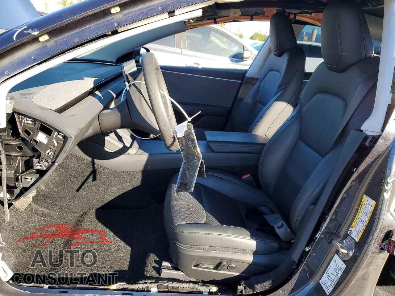 TESLA MODEL 3 2024 - 5YJ3E1EA3RF765742