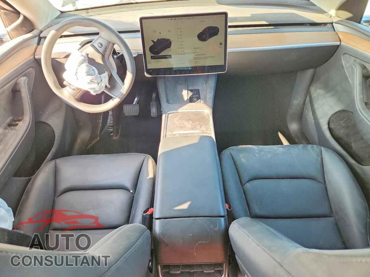 TESLA MODEL Y 2025 - 7SAYGDED2SA369531