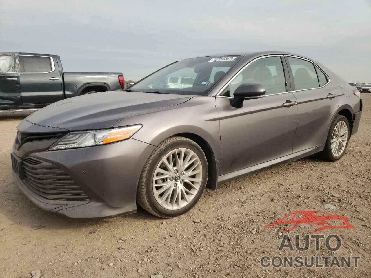 TOYOTA CAMRY 2018 - 4T1B11HK0JU515717