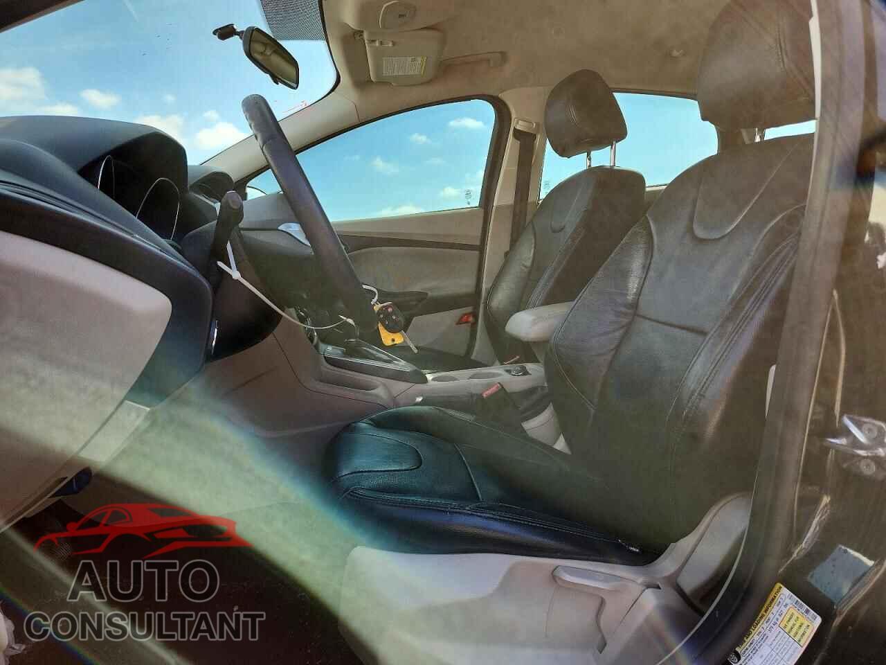 FORD FOCUS 2014 - 1FADP3K28EL426303