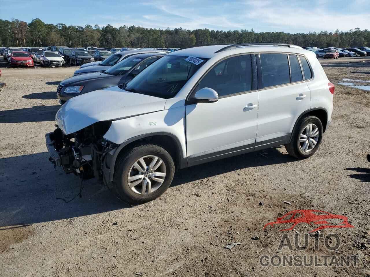 VOLKSWAGEN TIGUAN 2017 - WVGAV7AX4HK010004