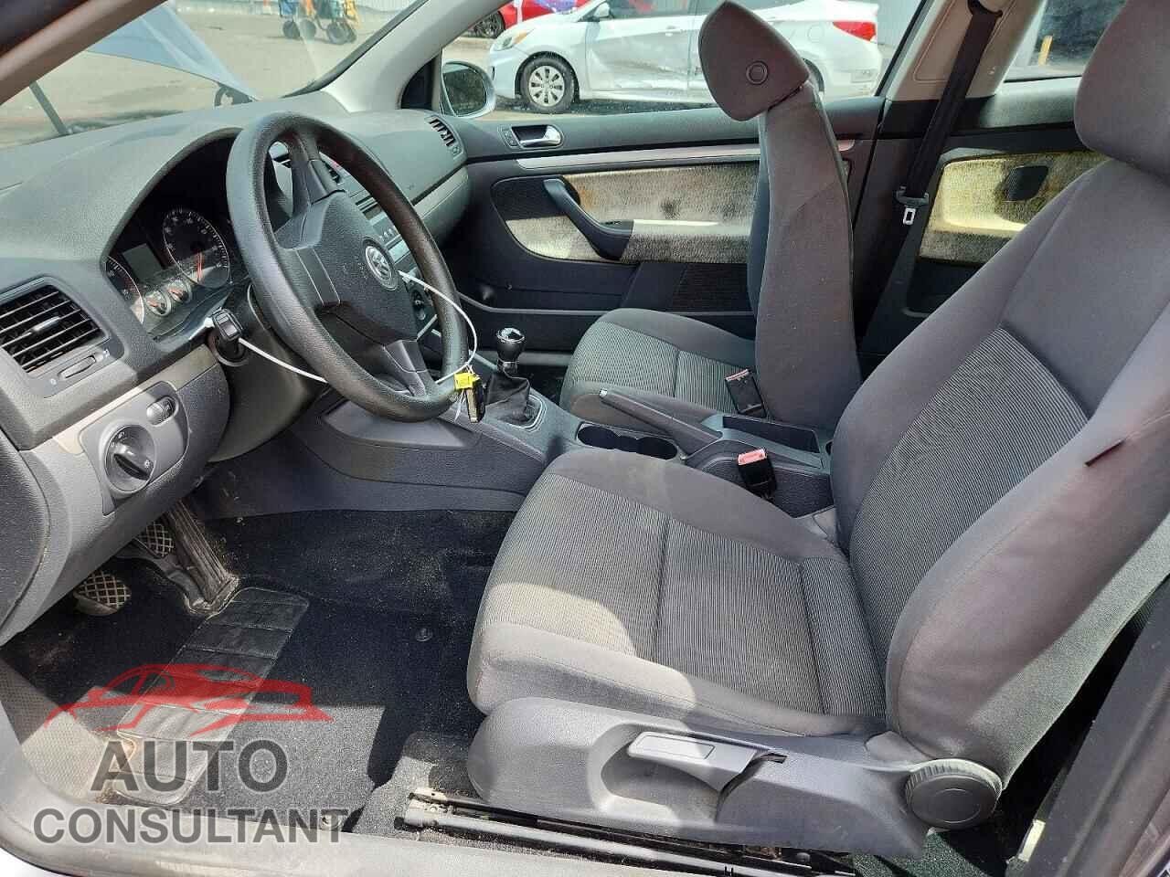 VOLKSWAGEN RABBIT 2009 - WVWAB71K79W105815