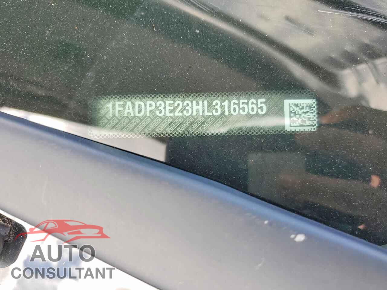 FORD FOCUS 2017 - 1FADP3E23HL316565