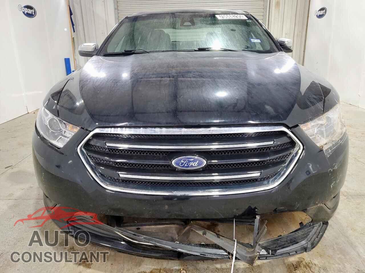 FORD TAURUS 2018 - 1FAHP2F84JG109535