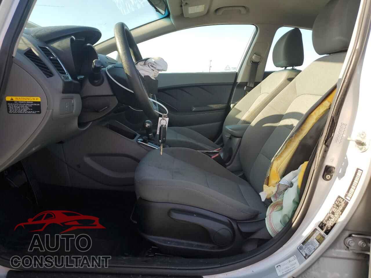 KIA FORTE 2017 - 3KPFK4A78HE061154