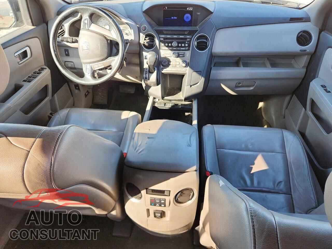 HONDA PILOT 2015 - 5FNYF4H53FB002425