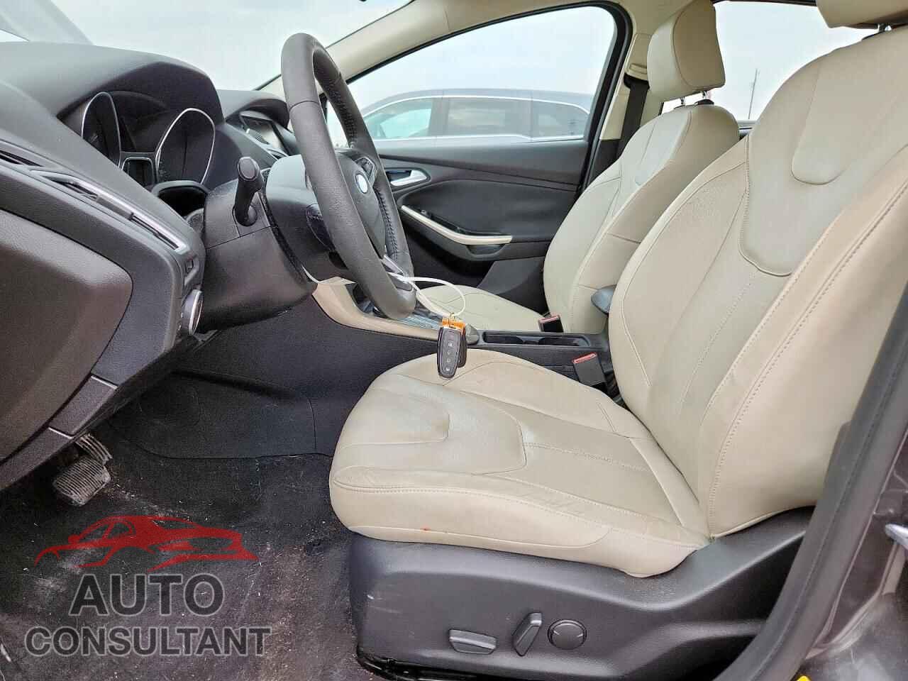 FORD FOCUS 2015 - 1FADP3J26FL222599