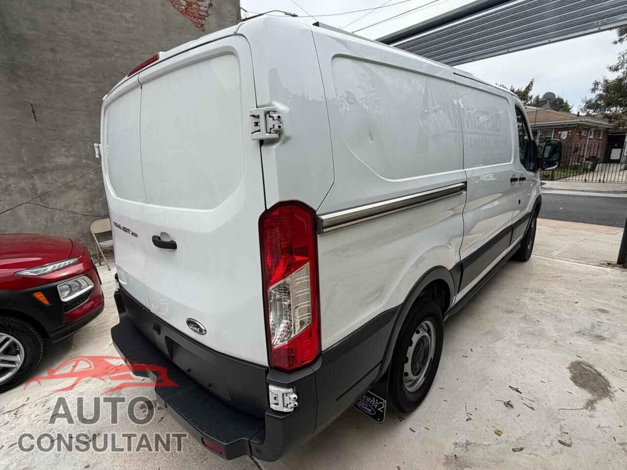 FORD TRANSIT 2018 - 1FTYR1YM2JKA85919