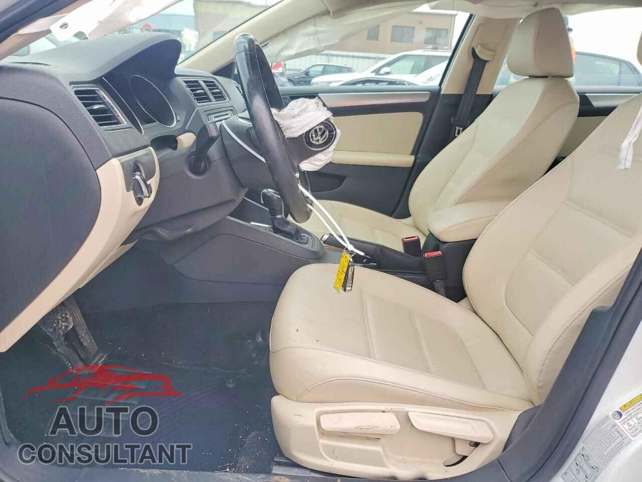 VOLKSWAGEN JETTA 2017 - 3VWDB7AJ9HM305448