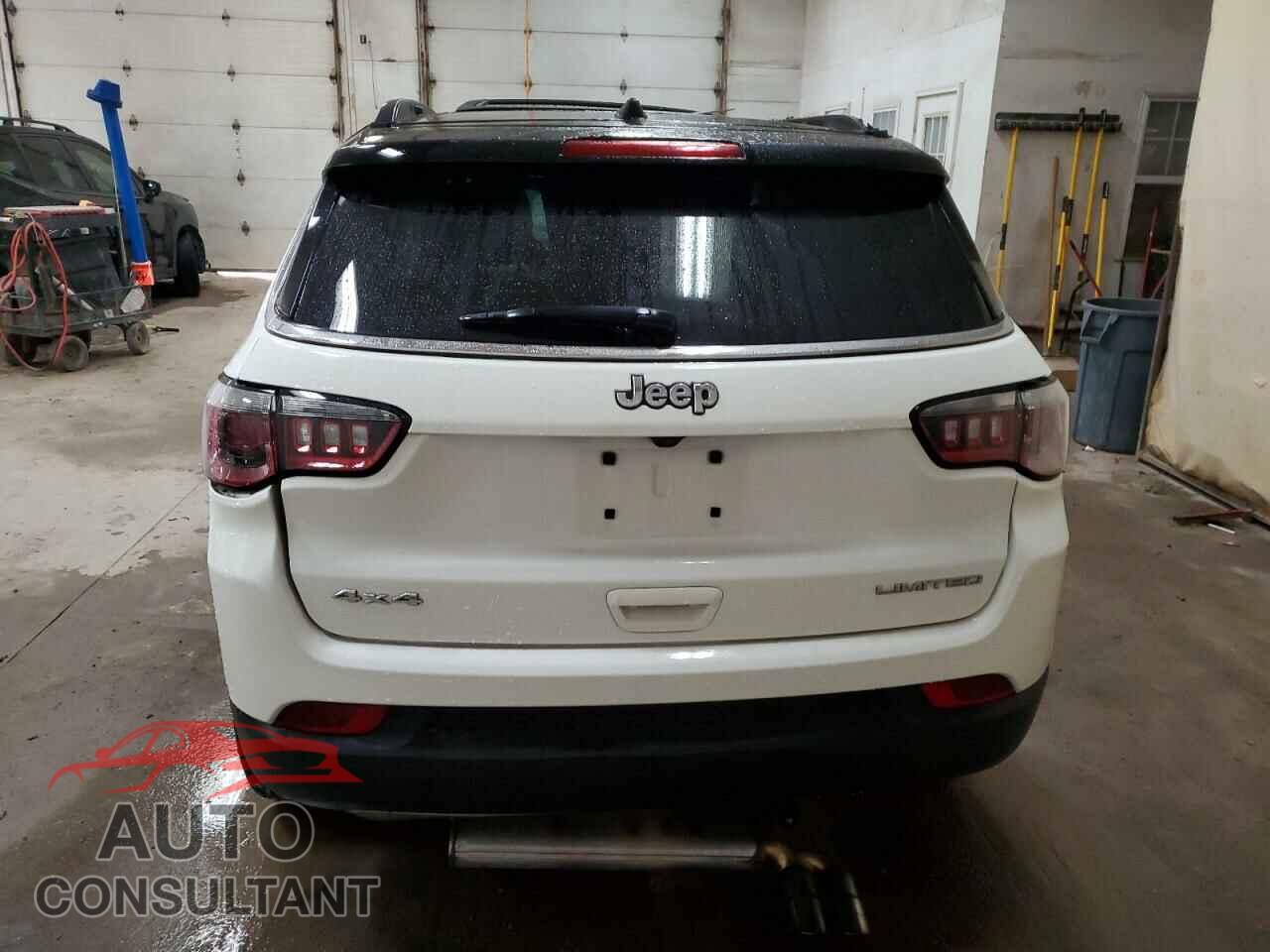JEEP COMPASS 2018 - 3C4NJDCB4JT372565