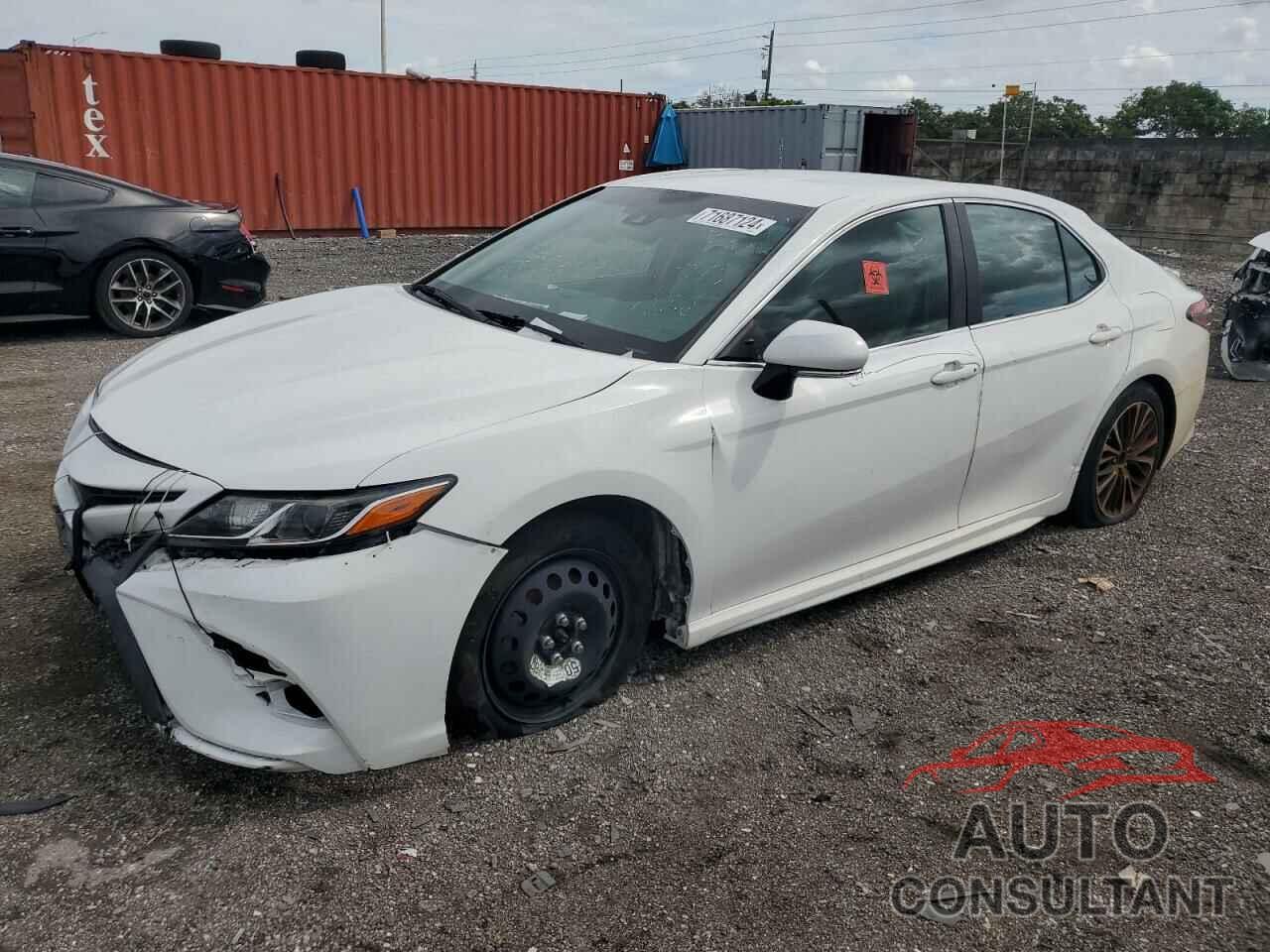 TOYOTA CAMRY 2018 - 4T1B11HK9JU583496