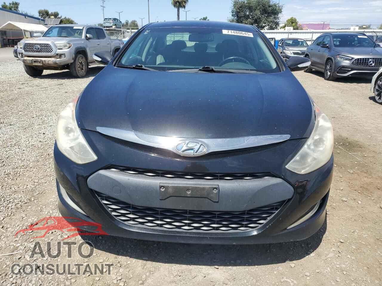 HYUNDAI SONATA 2012 - KMHEC4A49CA047141