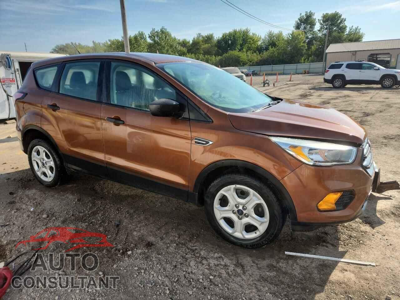 FORD ESCAPE 2017 - 1FMCU0F70HUB77265