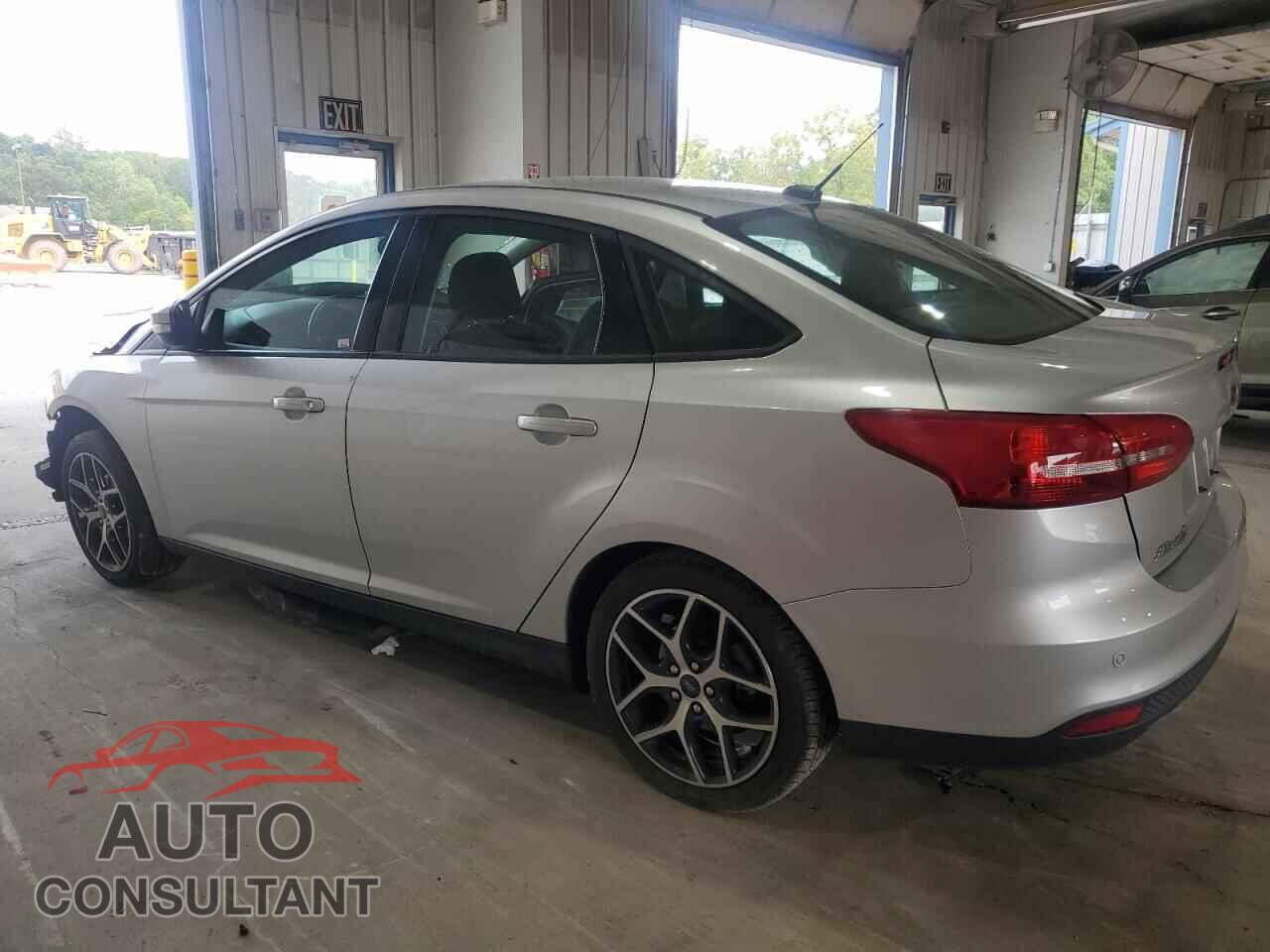 FORD FOCUS 2017 - 1FADP3H20HL330614