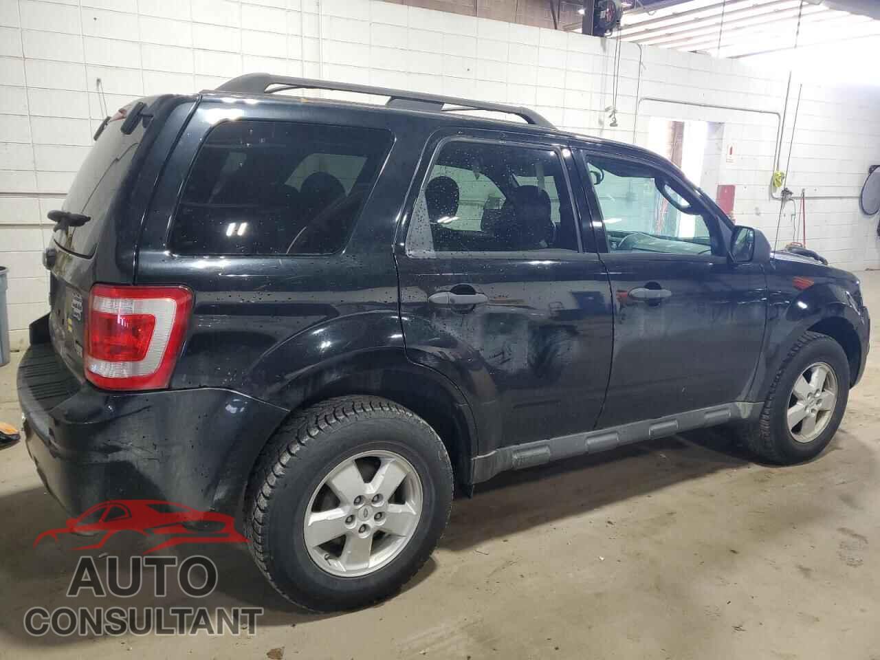 FORD ESCAPE 2010 - 1FMCU9DG3AKC63131