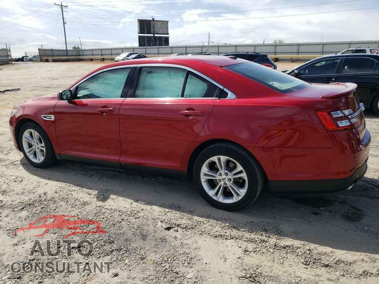 FORD TAURUS 2018 - 1FAHP2E82JG132457