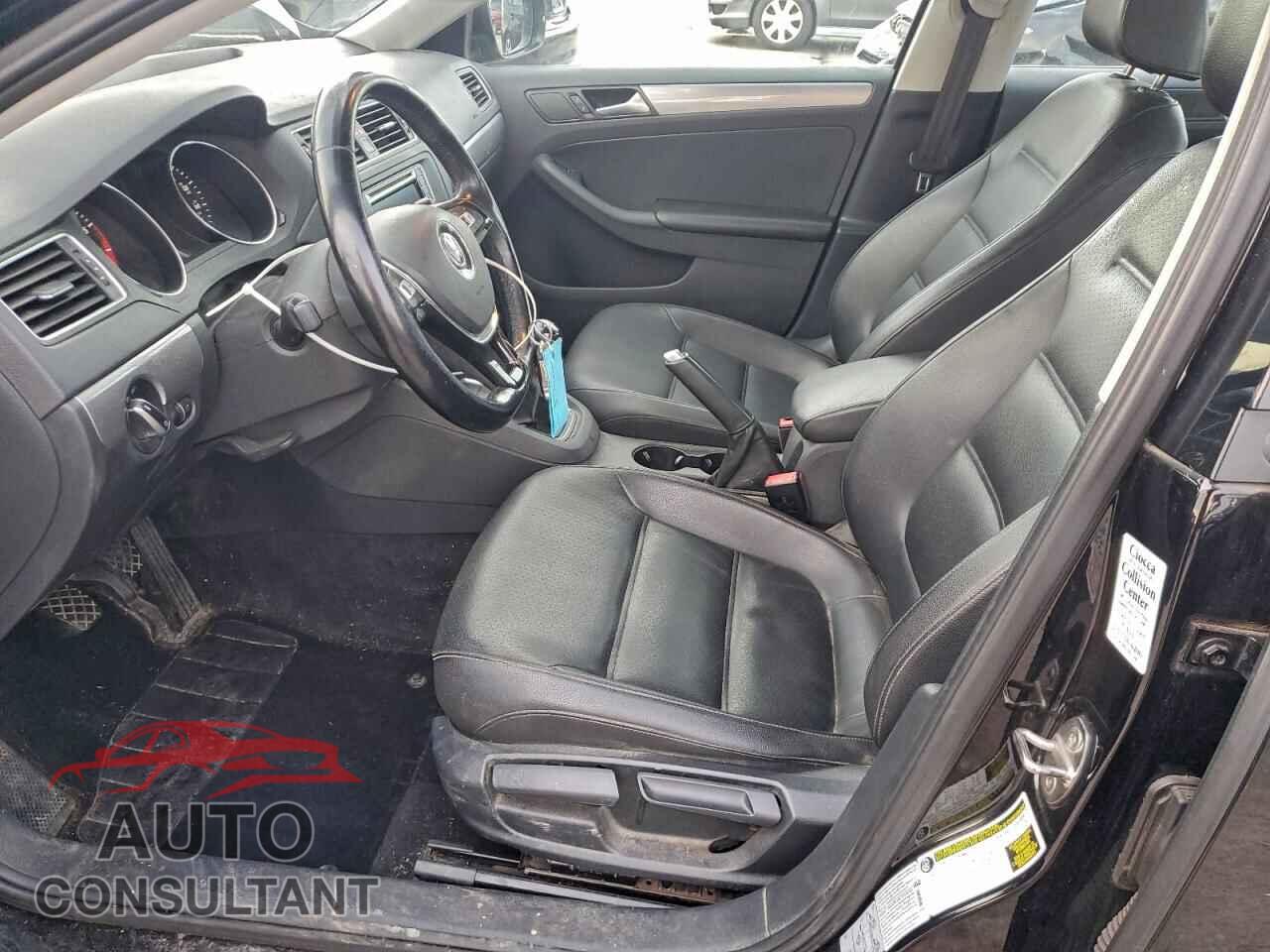 VOLKSWAGEN JETTA 2017 - 3VWB67AJ6HM415580