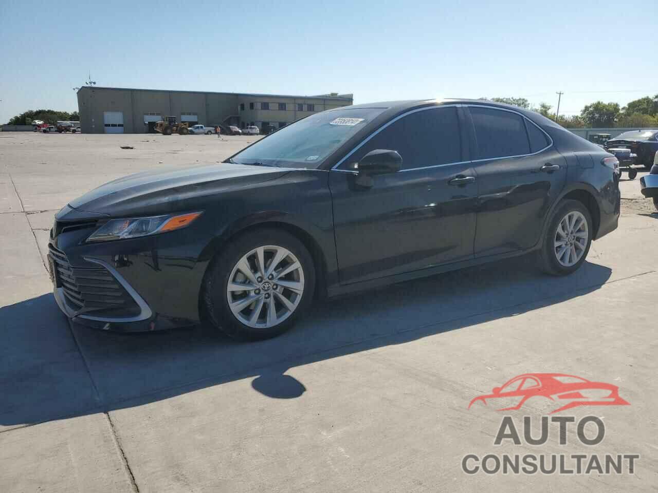TOYOTA CAMRY 2022 - 4T1C11AK4NU695725