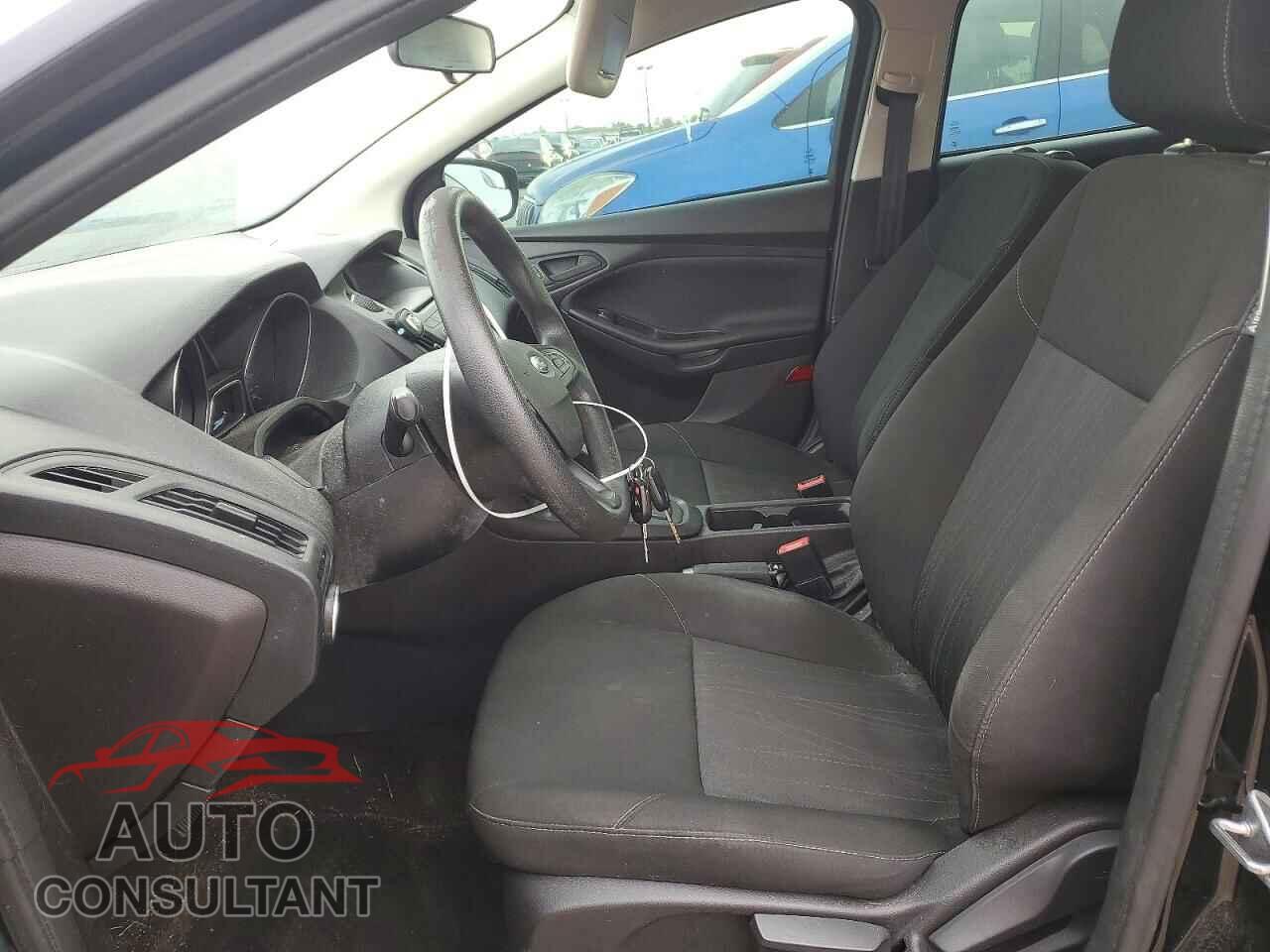 FORD FOCUS 2017 - 1FADP3E28HL293929