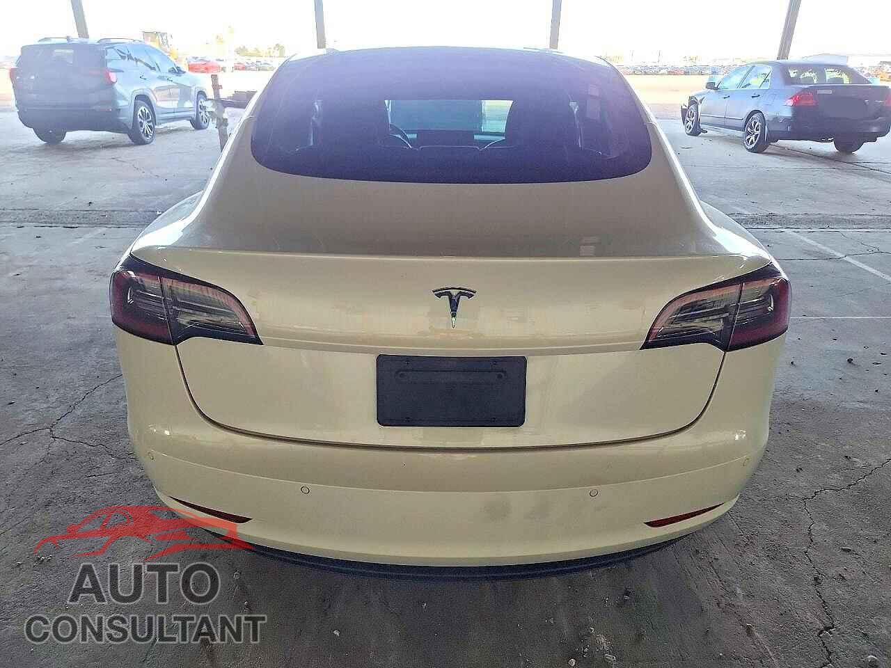 TESLA MODEL 3 2021 - 5YJ3E1EA4MF871853