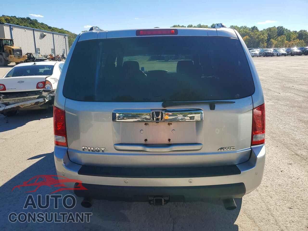 HONDA PILOT 2011 - 5FNYF4H69BB092845