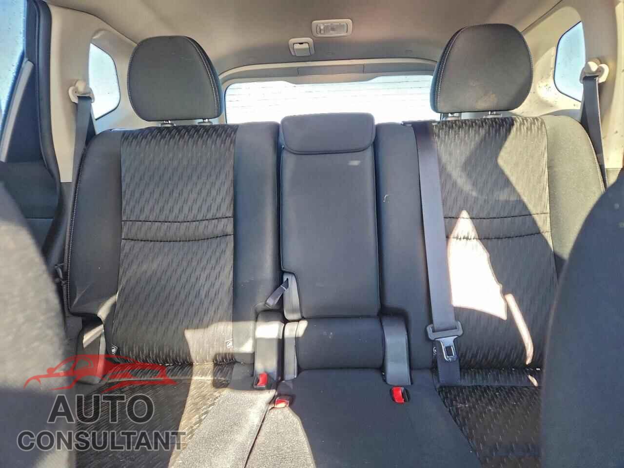 NISSAN ROGUE 2018 - KNMAT2MV2JP615106