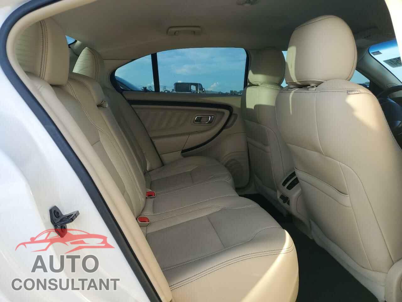 FORD TAURUS 2017 - 1FAHP2F83HG116566