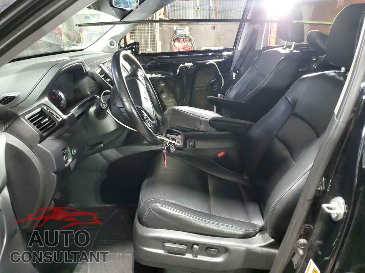 HONDA PILOT 2017 - 5FNYF6H56HB005043
