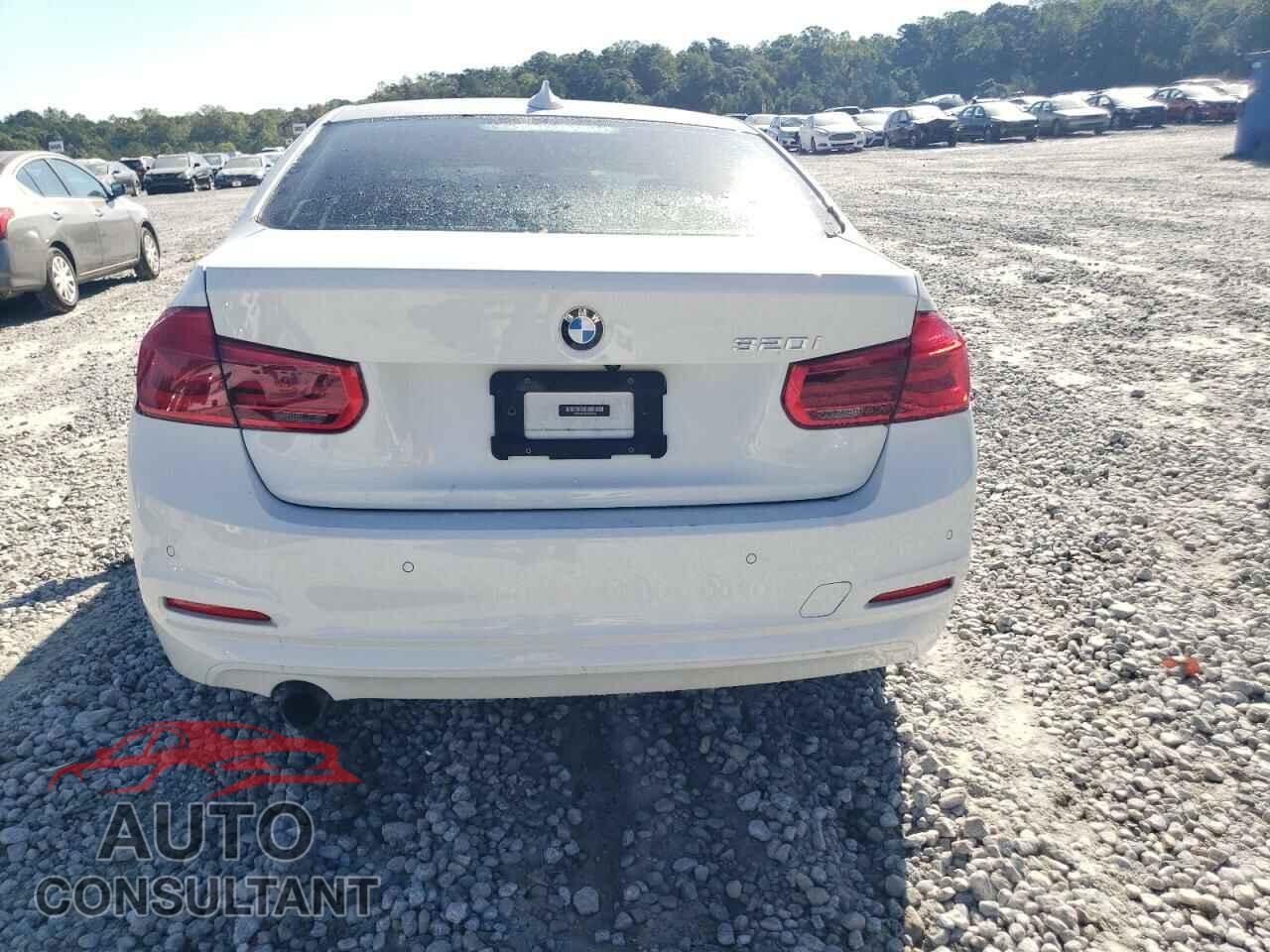 BMW 3 SERIES 2017 - WBA8A9C38HK864592