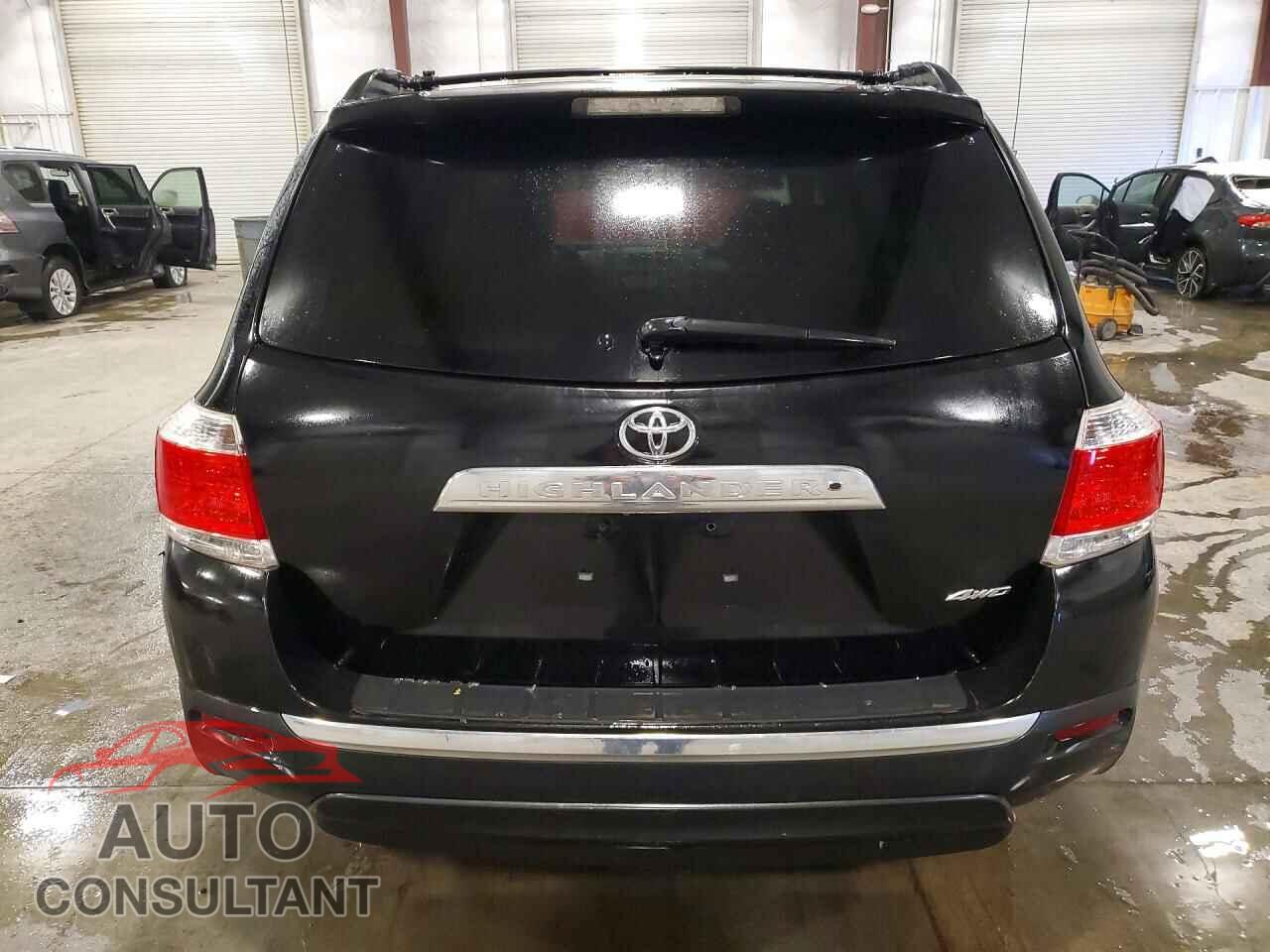 TOYOTA HIGHLANDER 2013 - 5TDBK3EH8DS236854