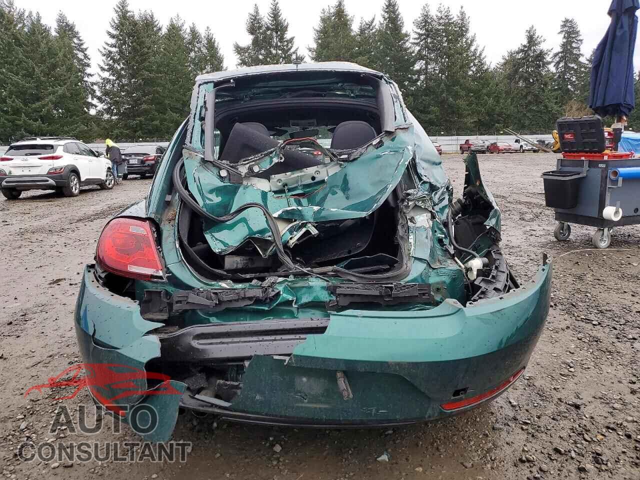 VOLKSWAGEN BEETLE 2017 - 3VWF17AT2HM622369