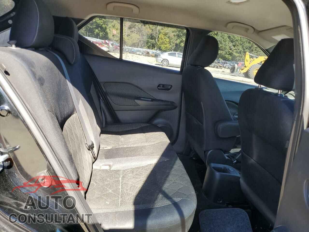NISSAN KICKS 2018 - 3N1CP5CU3JL506577