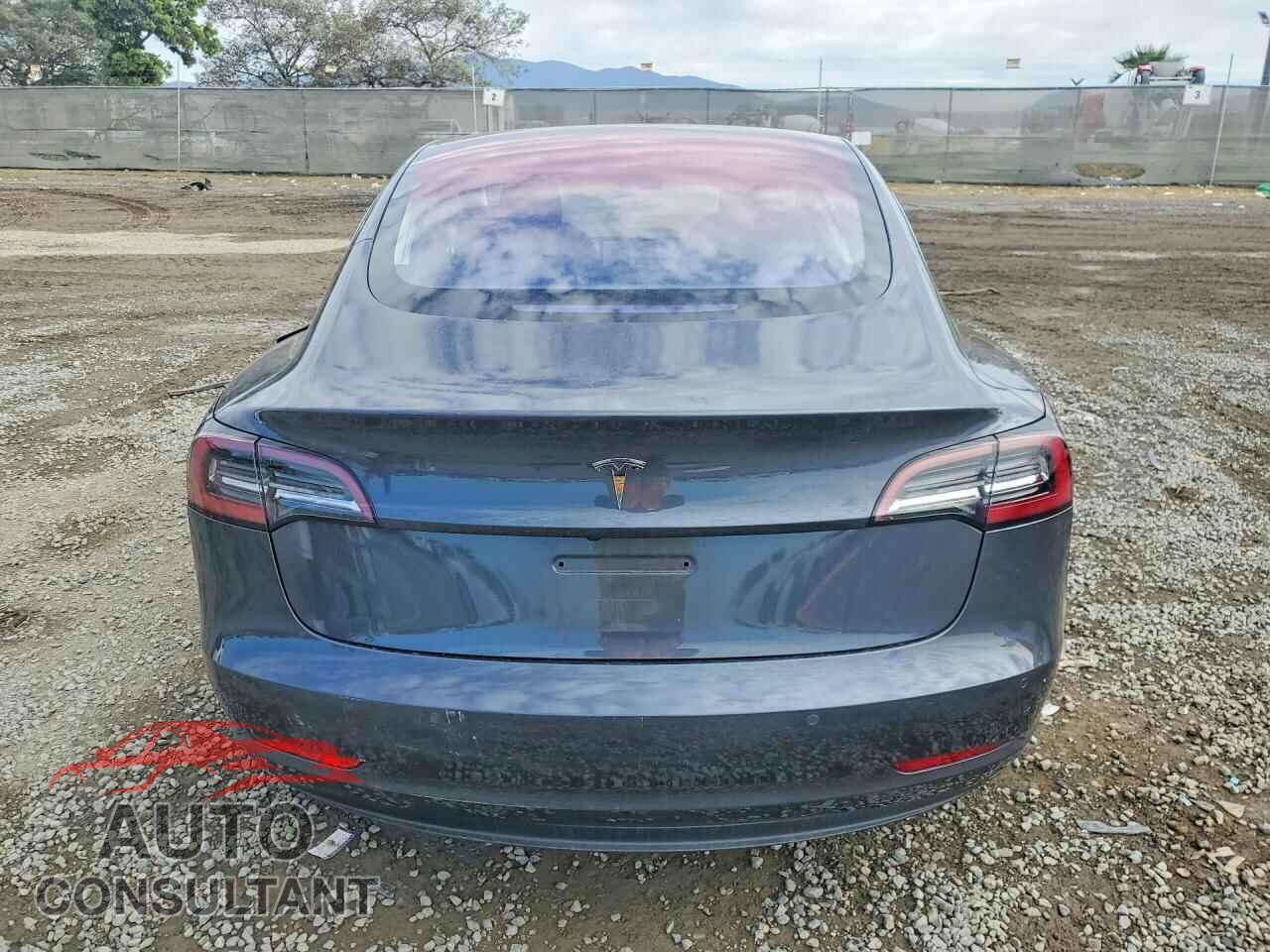 TESLA MODEL 3 2018 - 5YJ3E1EA9JF024127