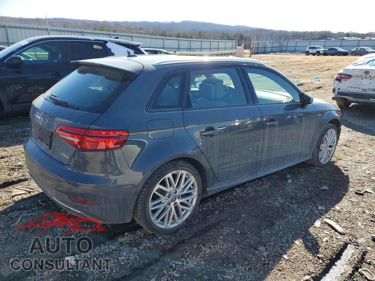 AUDI A3 2018 - WAUUPBFF7JA066297