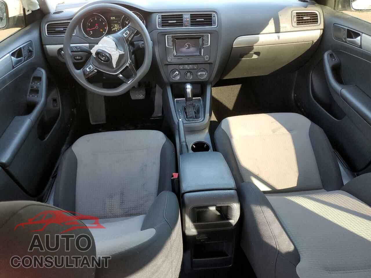 VOLKSWAGEN JETTA 2017 - 3VW2B7AJ0HM277191