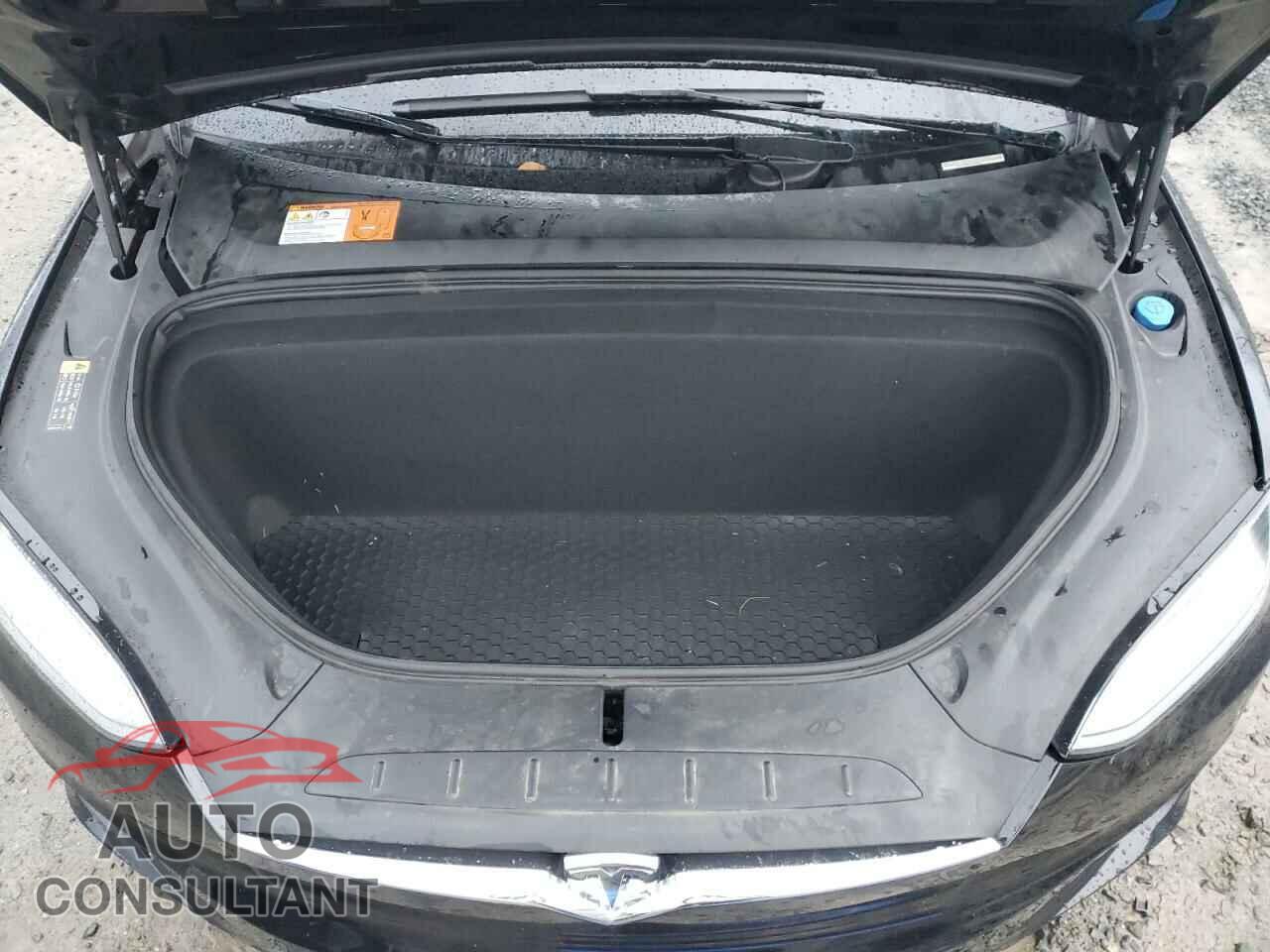 TESLA MODEL X 2017 - 5YJXCDE20HF060980