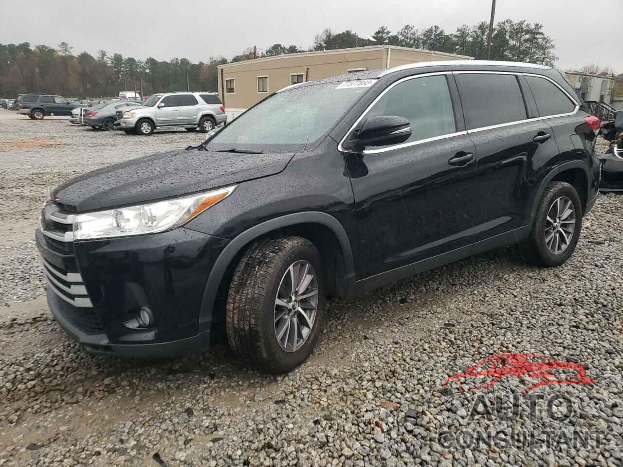 TOYOTA HIGHLANDER 2019 - 5TDKZRFH0KS555224