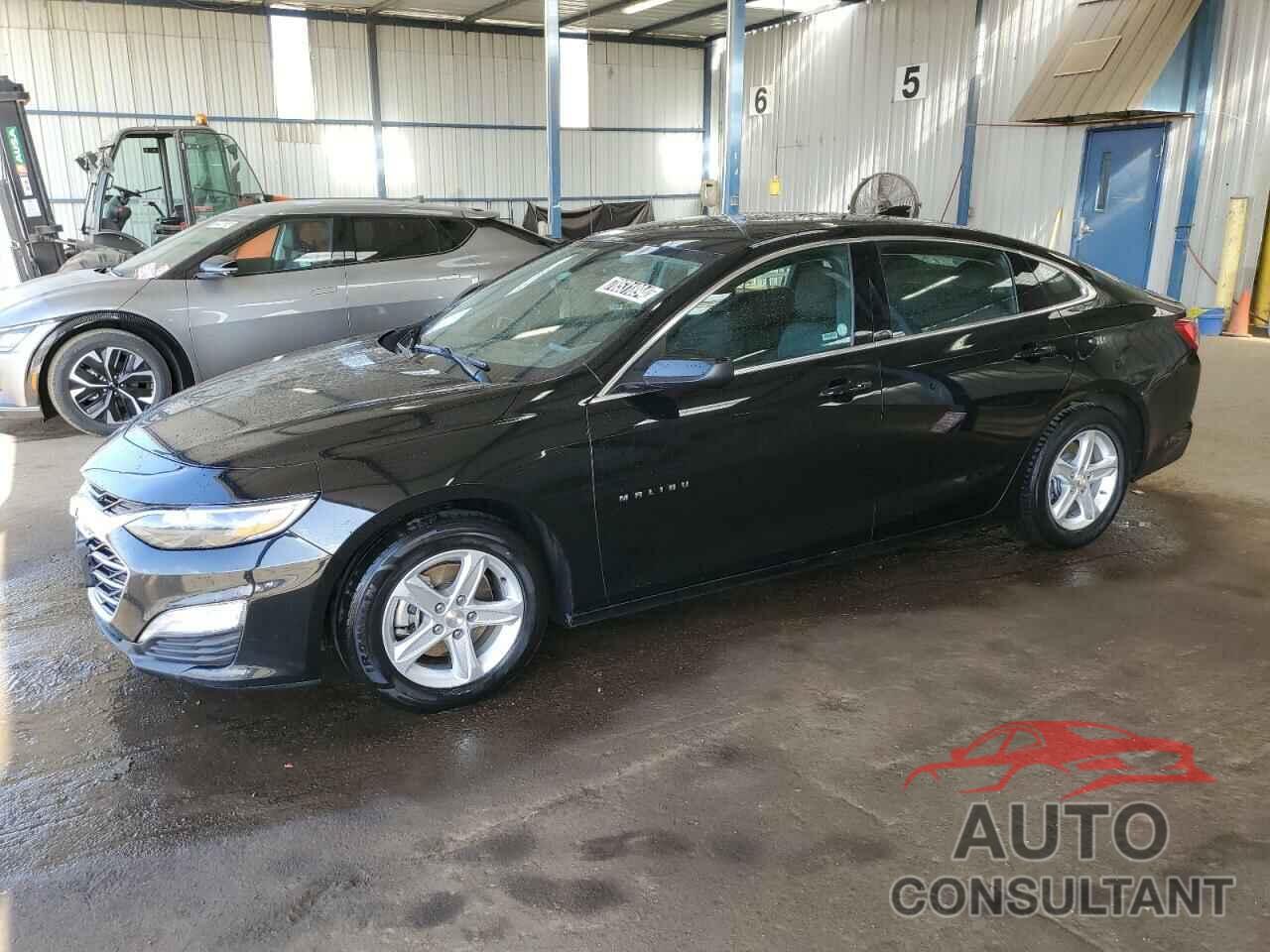 CHEVROLET MALIBU 2022 - 1G1ZD5ST1NF147358