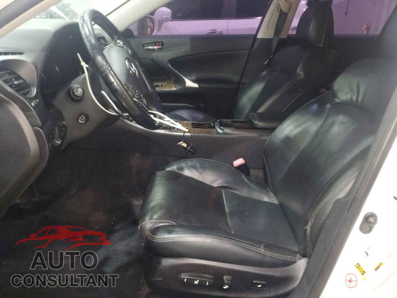 LEXUS IS 2011 - JTHCE5C26B5000906