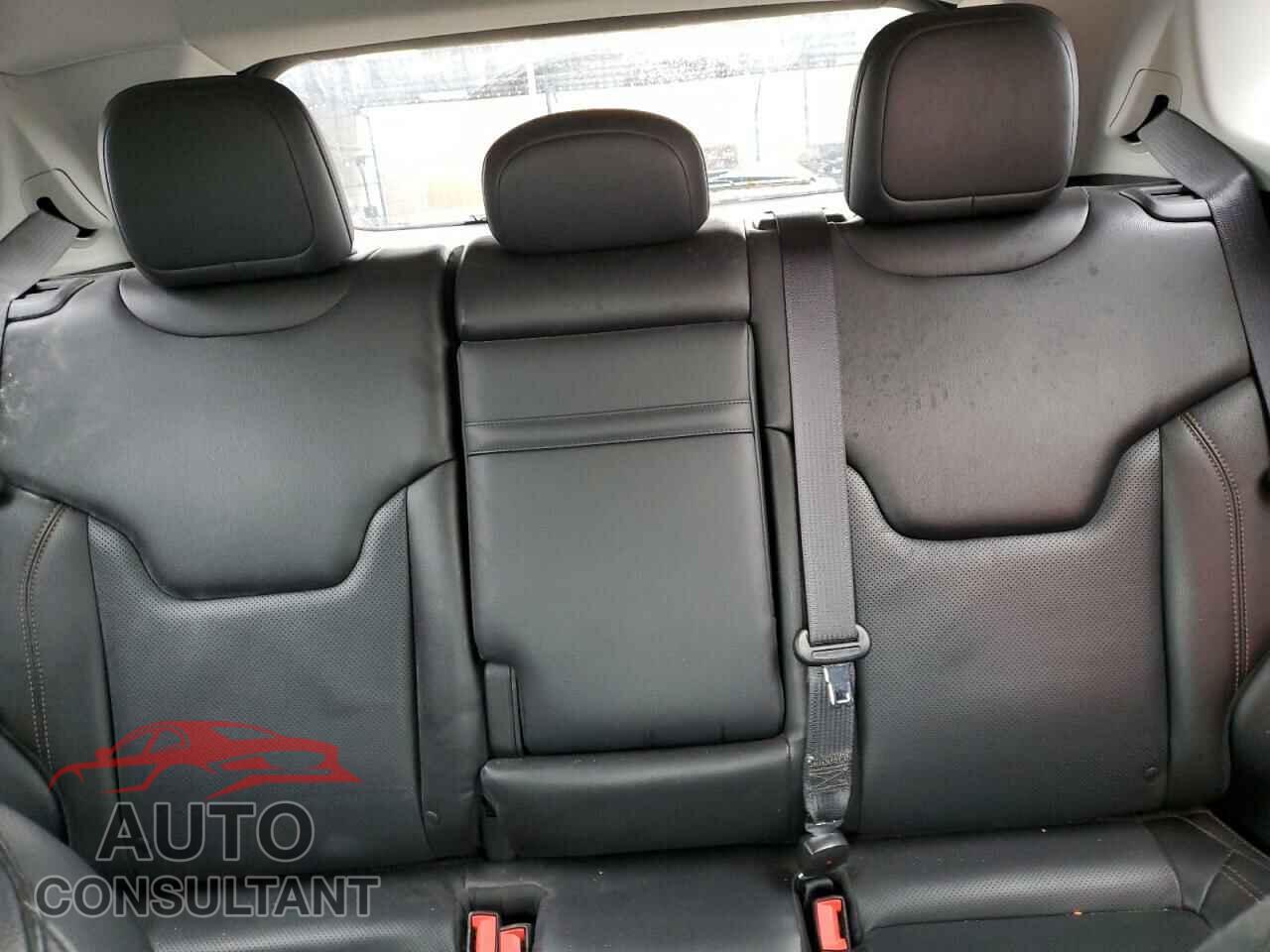 JEEP COMPASS 2018 - 3C4NJDCB5JT267100