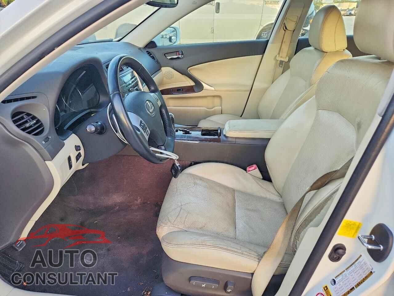 LEXUS IS 2012 - JTHBF5C23C5167329